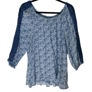 Unique spectrum Blue Floral peasant Top on or off shoulder lace detail Size 1X